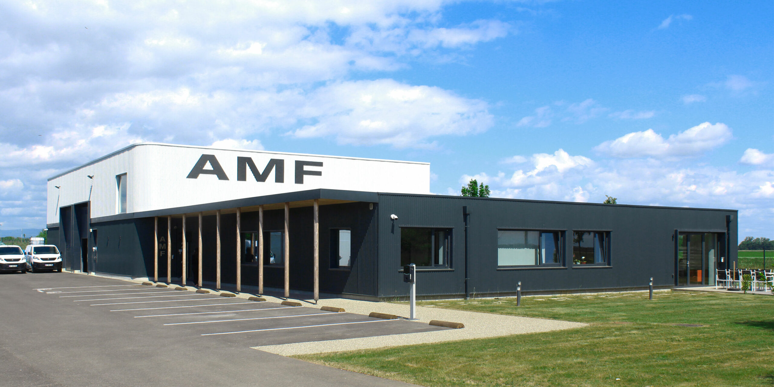 photo-extérieur-entrée-projet-amf-architecture-entreprise-atelier-lullin-architectes-strasbourg