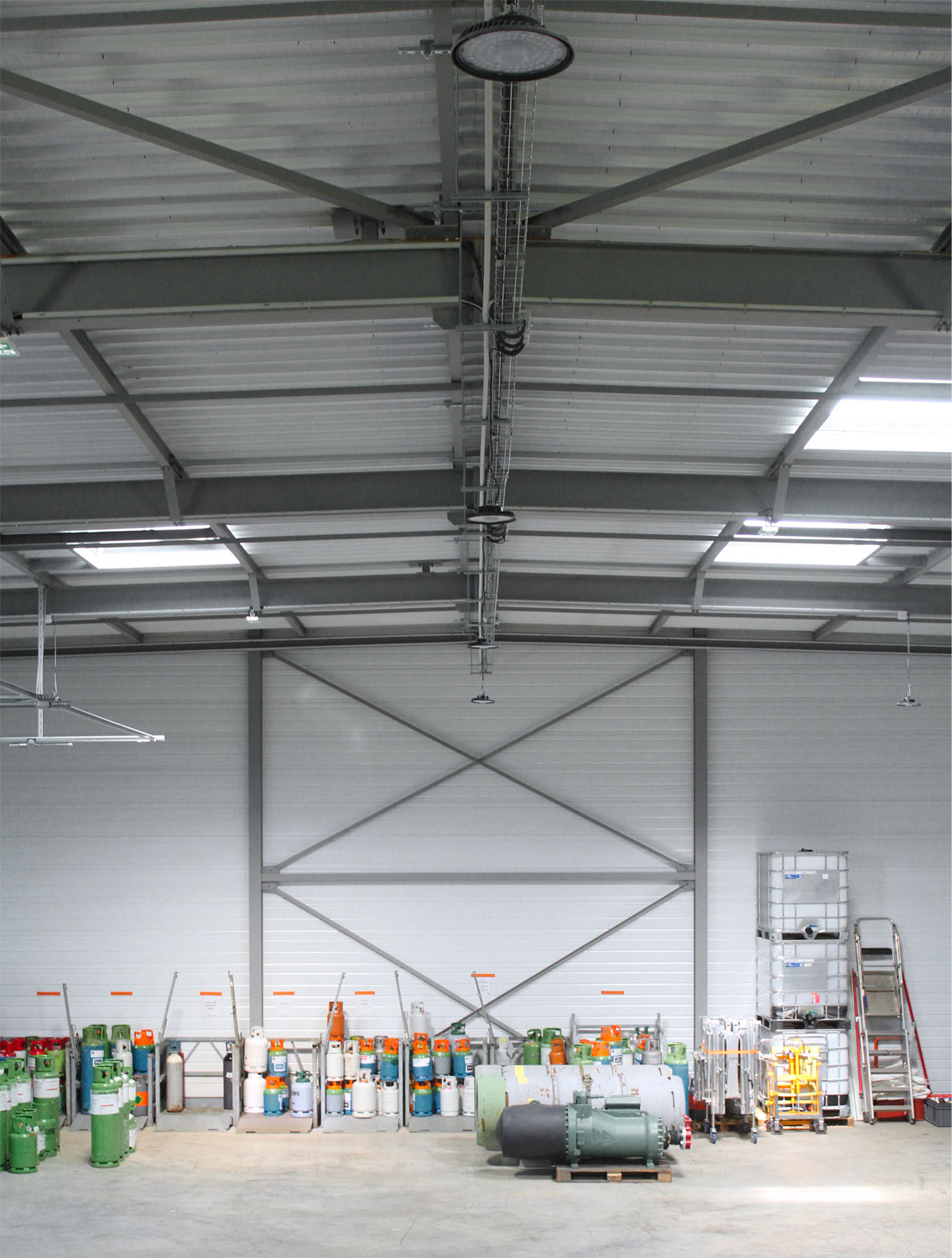 photo-hall-stockage-projet-amf-architecture-entreprise-atelier-lullin-architectes-strasbourg